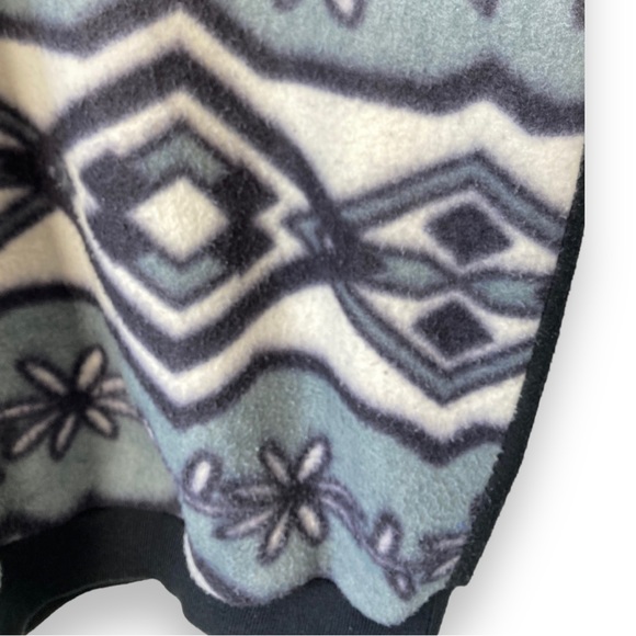Black Grey Broadway Aztec Patterned Crazy Fleece - Picture 8 of 9